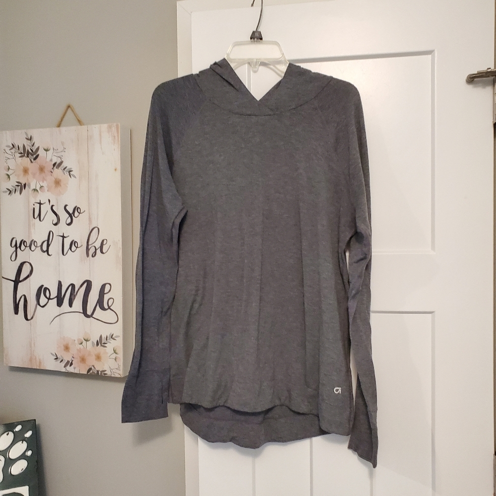 GAP Activewear long sleeve hooded tee with thumb holes